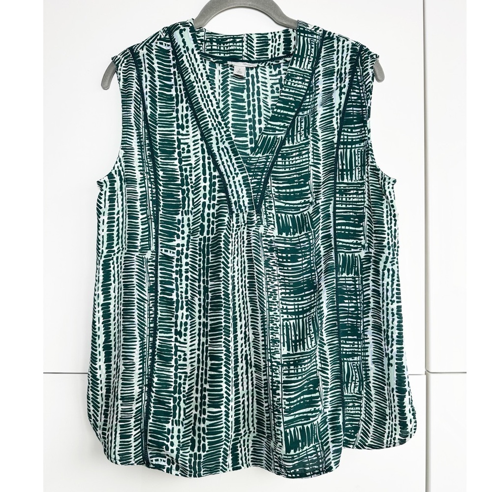Halogen Crochet Detail Sleeveless Blouse Geometric Kelly Green White MP Office